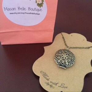 Diffuser necklace